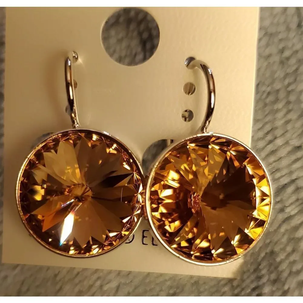 NWT‎ Brown Swarovski Element Earrings 15mm Wedding. Party. New years. Simple.